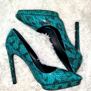 AquaBlue Snakeskin Print Pumps